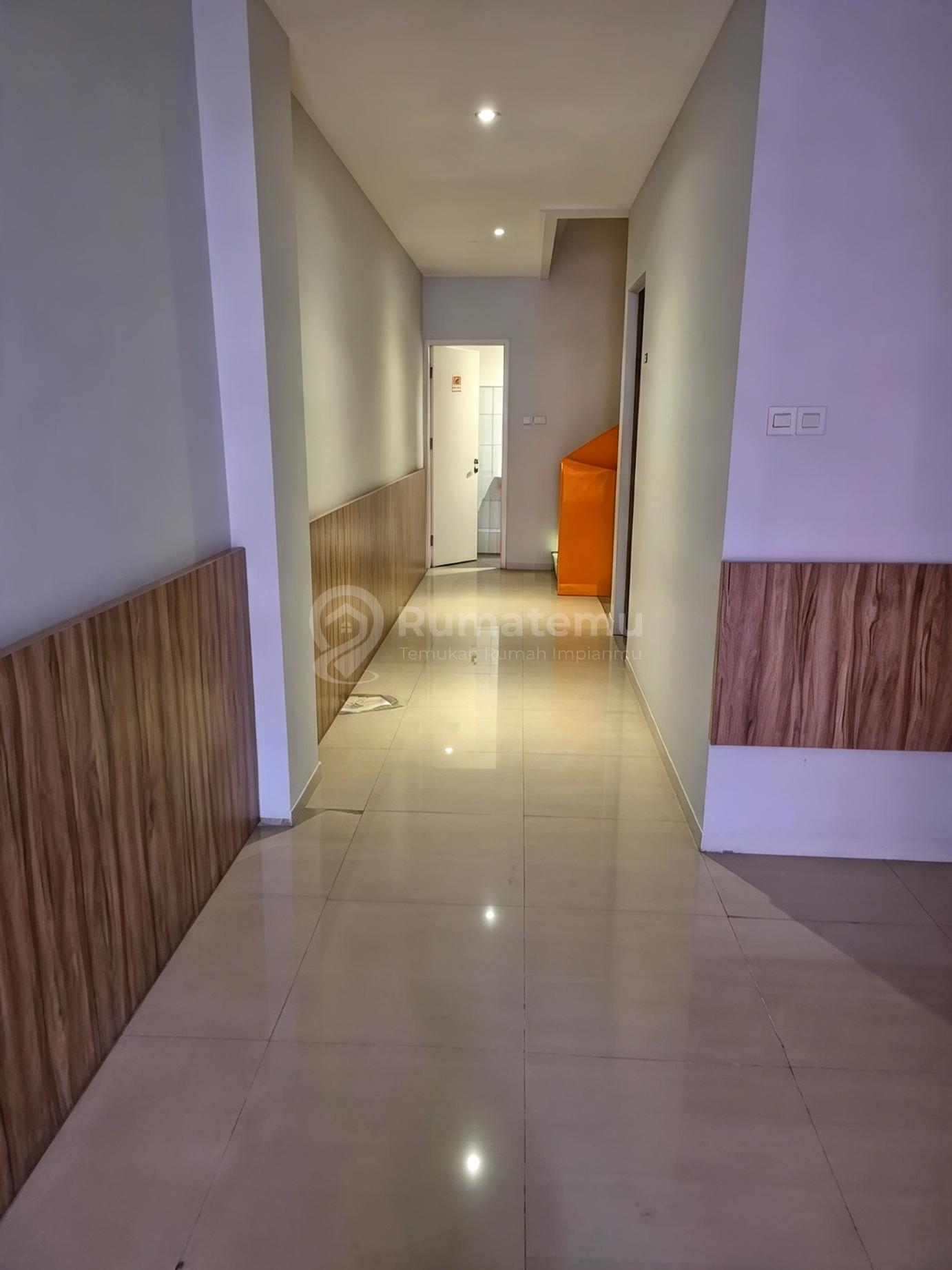 Disewakan Ruko Strategis Pik Depan Jalan 4Lantai