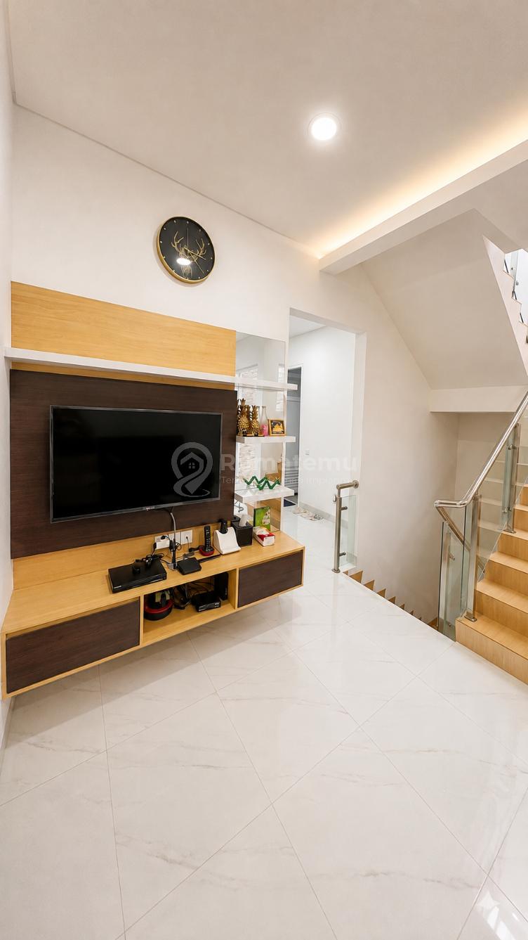 RUMAH TAMAN RATU SEMI FURNISH HARGA BERSAHABAT JAKARTA BARAT