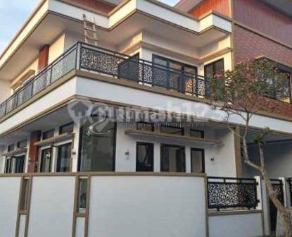 Dijual Rumah di Kecana Loka, Bsd Hook Minimalis