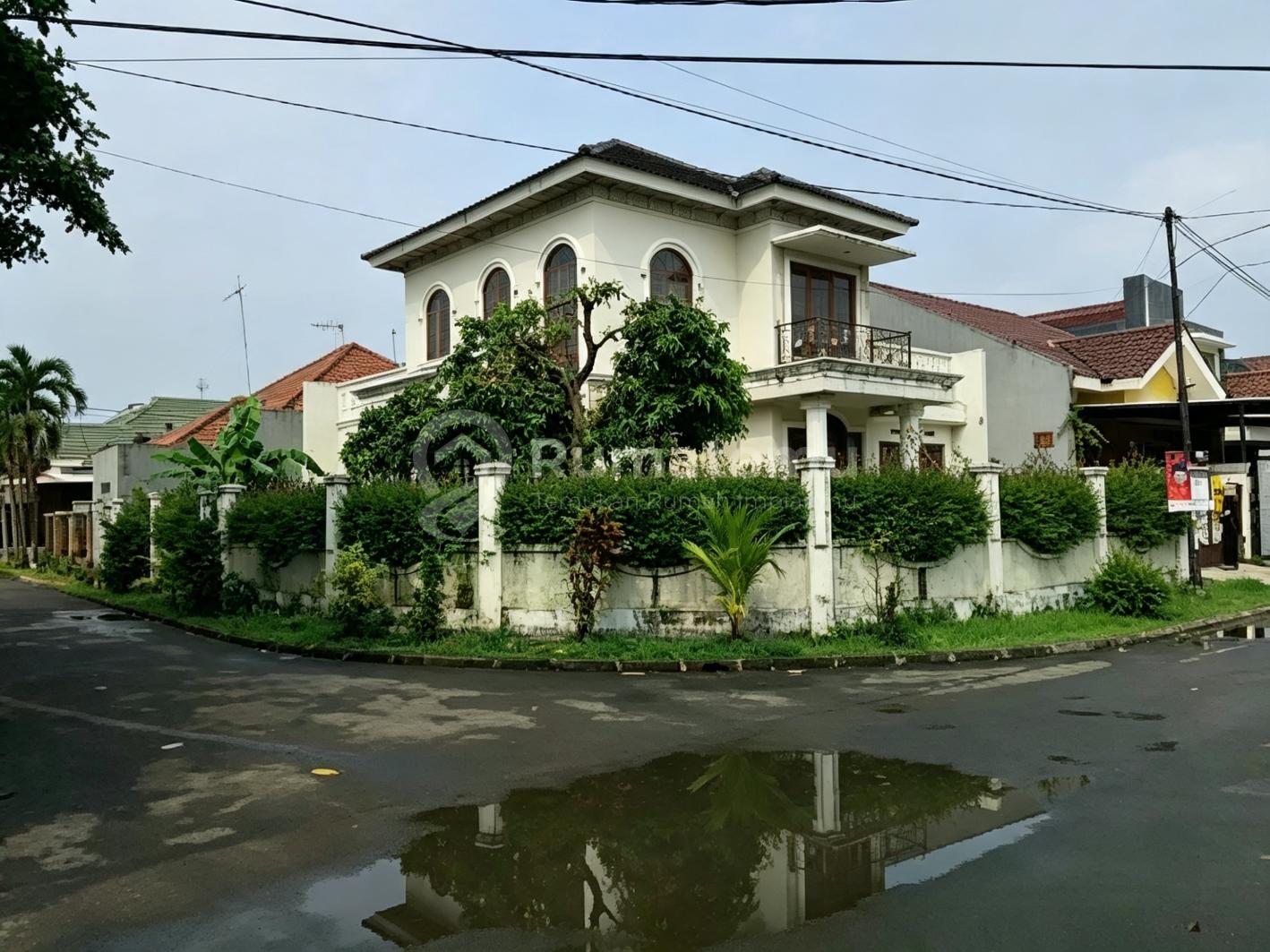 Dijual Rumah Hoek Luas, bisa Dibuat Usaha Kos di Griya Loka BSD
