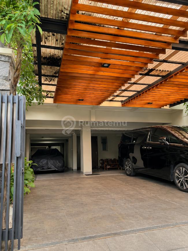 Jual Rumah mewah terdapat laundry area di Senopati, Kebayoran Baru, Jakarta Selatan