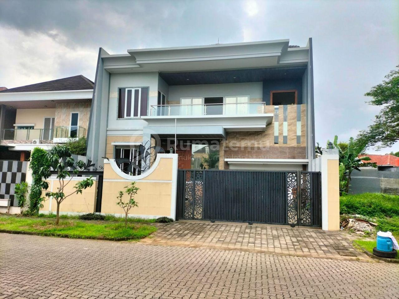 Rumah Mewah Graha Padma Boulevard Ngaliyan, Kota Semarang, Jawa Tengah