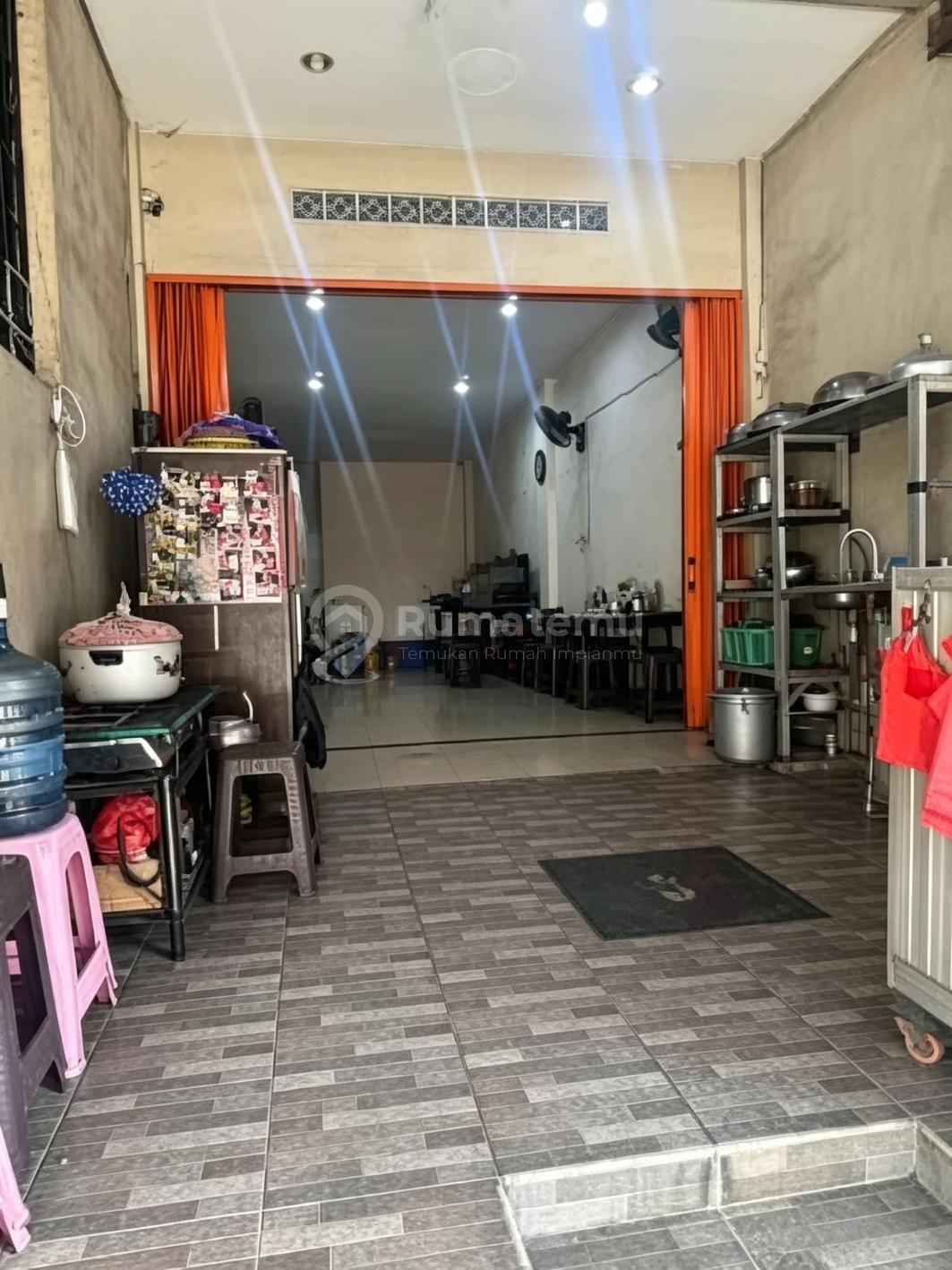 Ruko Hadap Jalan Raya Poris Paling Ramai