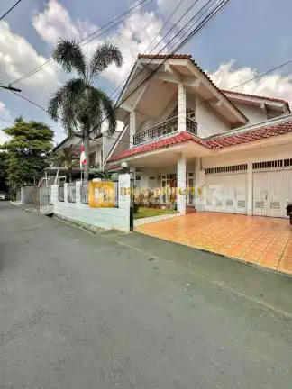 Rumah Bagus Lokasi Strategis Dekat Pintu Tol dan Citos di Cipete