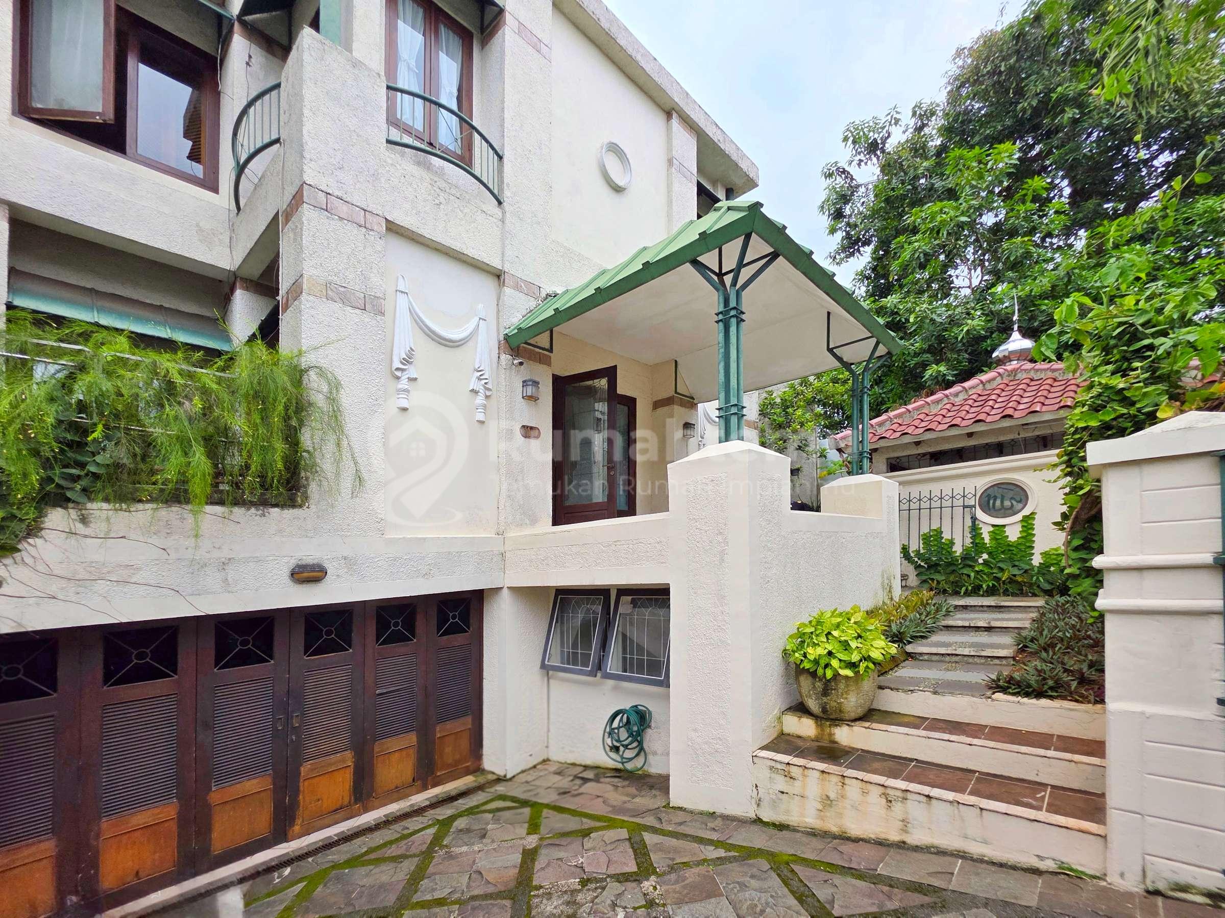 Rumah Dijual bergaya scandinavian di Pondok Indah.