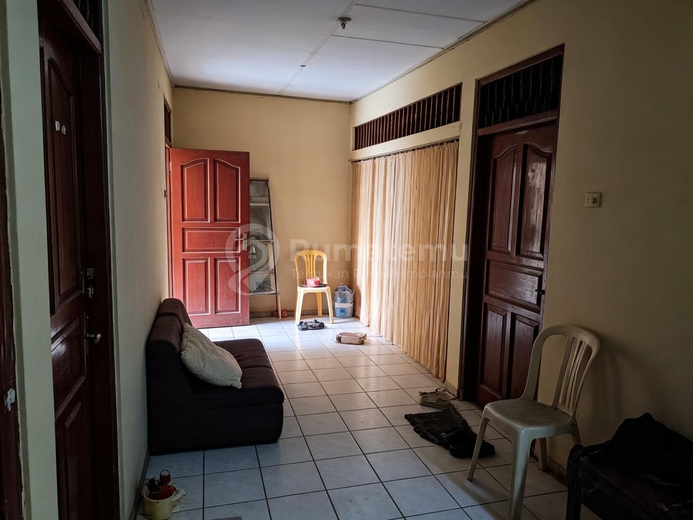 Jual rumah kost pria tempat strategis terdapat 15 kamar di Kebayoran Baru dekat Senopati