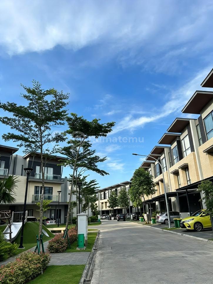 Dijual Rumah 4 BR Dalam Cluster Livia Living Citra Kalideres