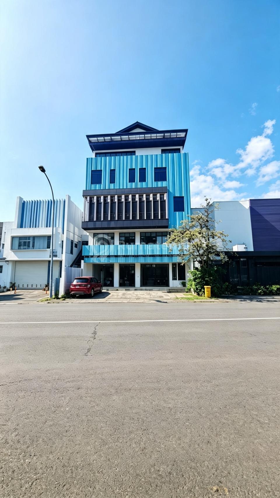 Dijual Gedung di BSD City Luas Tanah 304M2 Luas Bangunan +/- 1000M2 Harga Rp. 22,5 Miliar