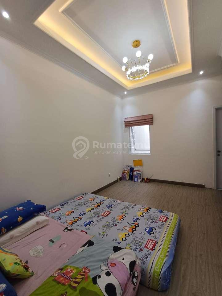 Dijual Cepat Rumah di The Riviera at Puri 8×18.