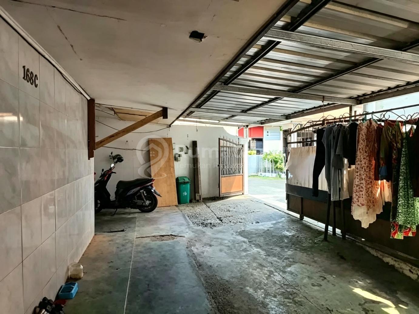 Rumah Dibawah NJOP Area Jatinegara, 30 Meter ke Terminal Kampung Melayu. NJOP PBB 2025 : 5,742,774,000