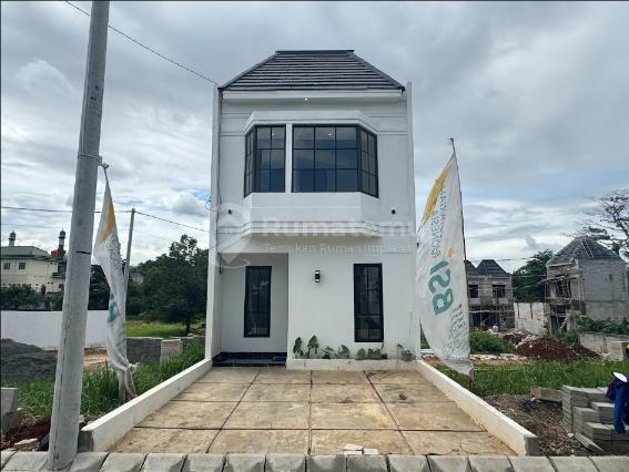 Rumah Modern 2 Lantai Lokasi Strategis Dalam Komplek