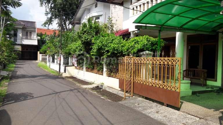 Rumah 2 Lantai Area Kebayoran Lama / Tanah Kusir.
