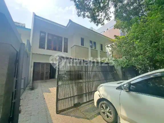 Rumah Jalan Kerinci Kebayoran Baru Lt 328 M² SHM Rp 17,5 Miliar