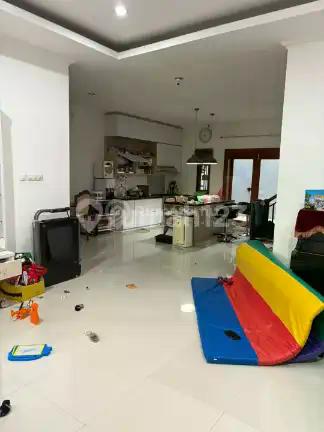 Dijual Rumah Siap Huni Dalam Komplek Perumahan Mega Kebun Jeruk, Jakarta Barat