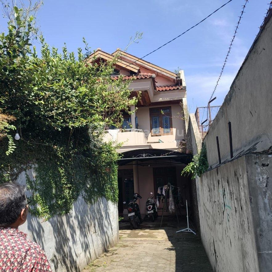 DIJUAL — RUMAH 3 LANTAI STRATEGIS PINGGIR JALAN RAYA PAGARSIH BARAT, BANDUNG