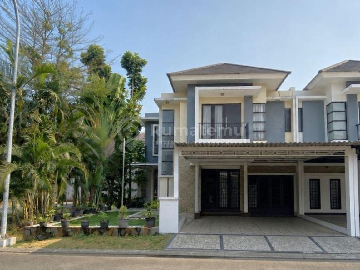 Rumah Hoek Samping Taman Asera One South Harapan Indah Bekasi