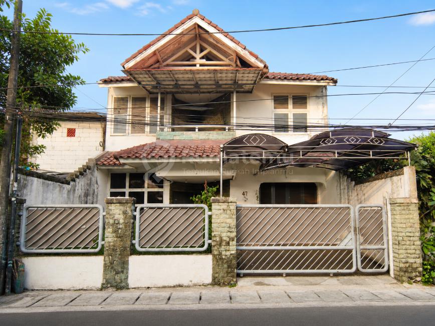 RUMAH KEBON JERUK HITUNG TANAH DEKAT JALAN PANJANG JAKARTA BARAT