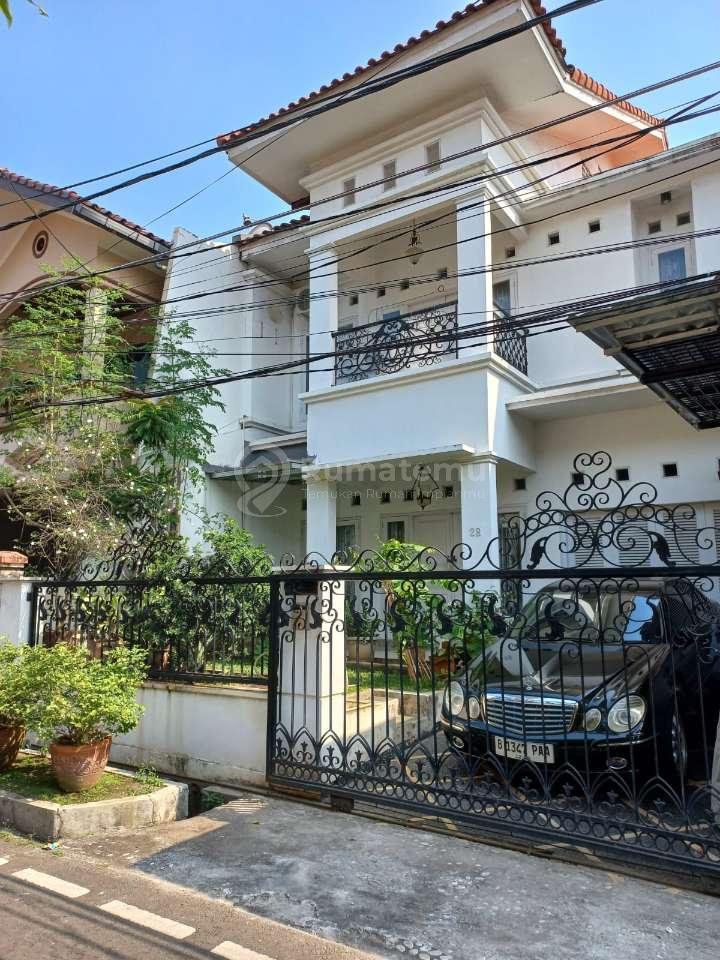 Jual Rumah Cantik Siap Huni di area Cempaka Putih Barat, Jakarta Pusat 