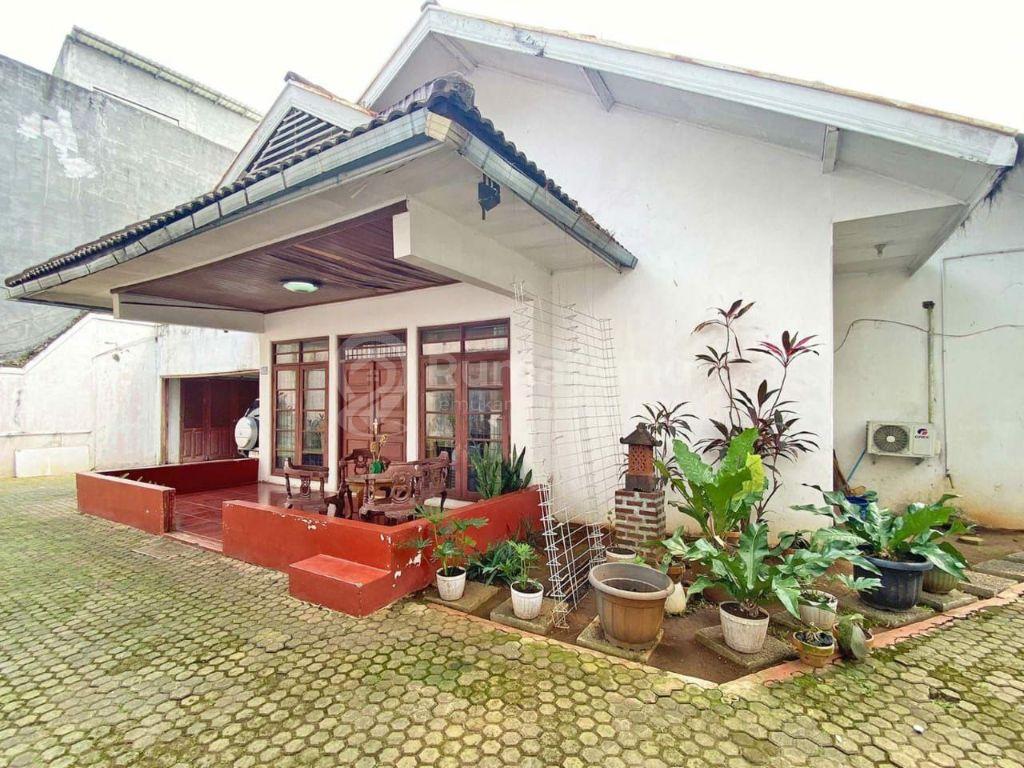 Dijual Rumah Vintage Asri di Pejaten Raya Jakarta Selatan