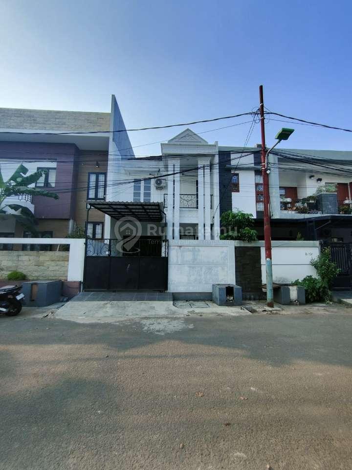Dijual Rumah Dalam Komplek Semi Furnished Akses Jalan Lebar 