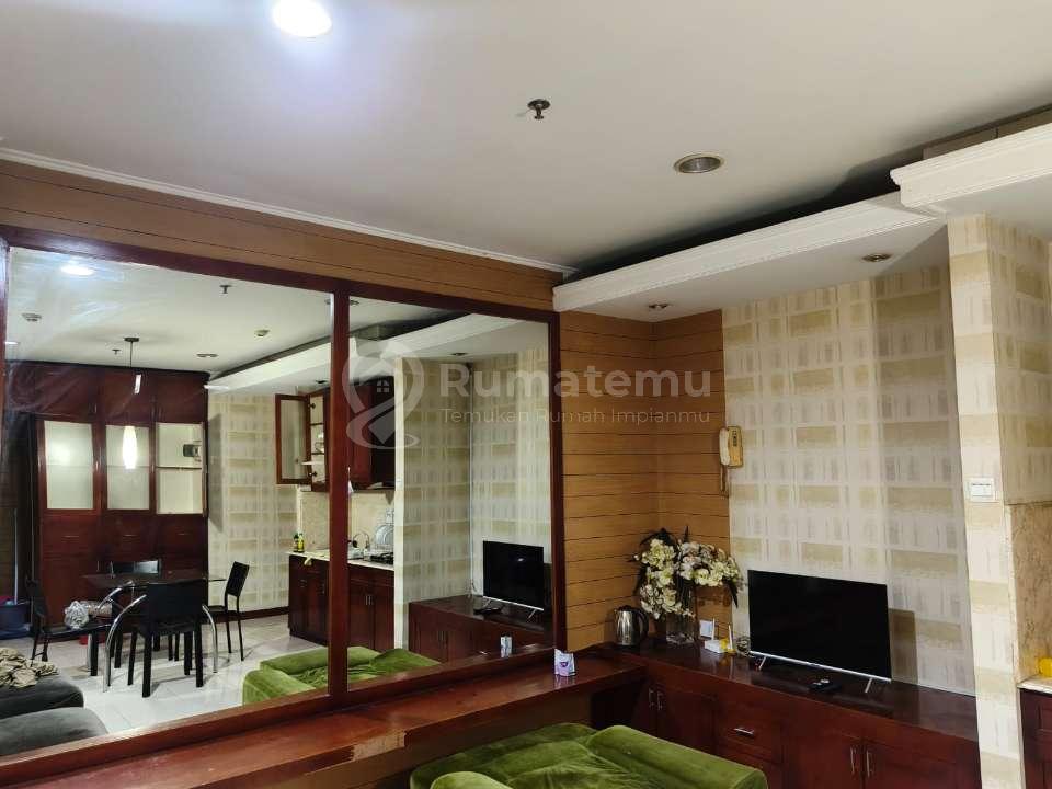 Sewa 3 BR Apartement samping Mall
