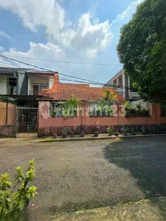Rumah Lama Hitung Tanah di Duren Sawit Jakarta Timur