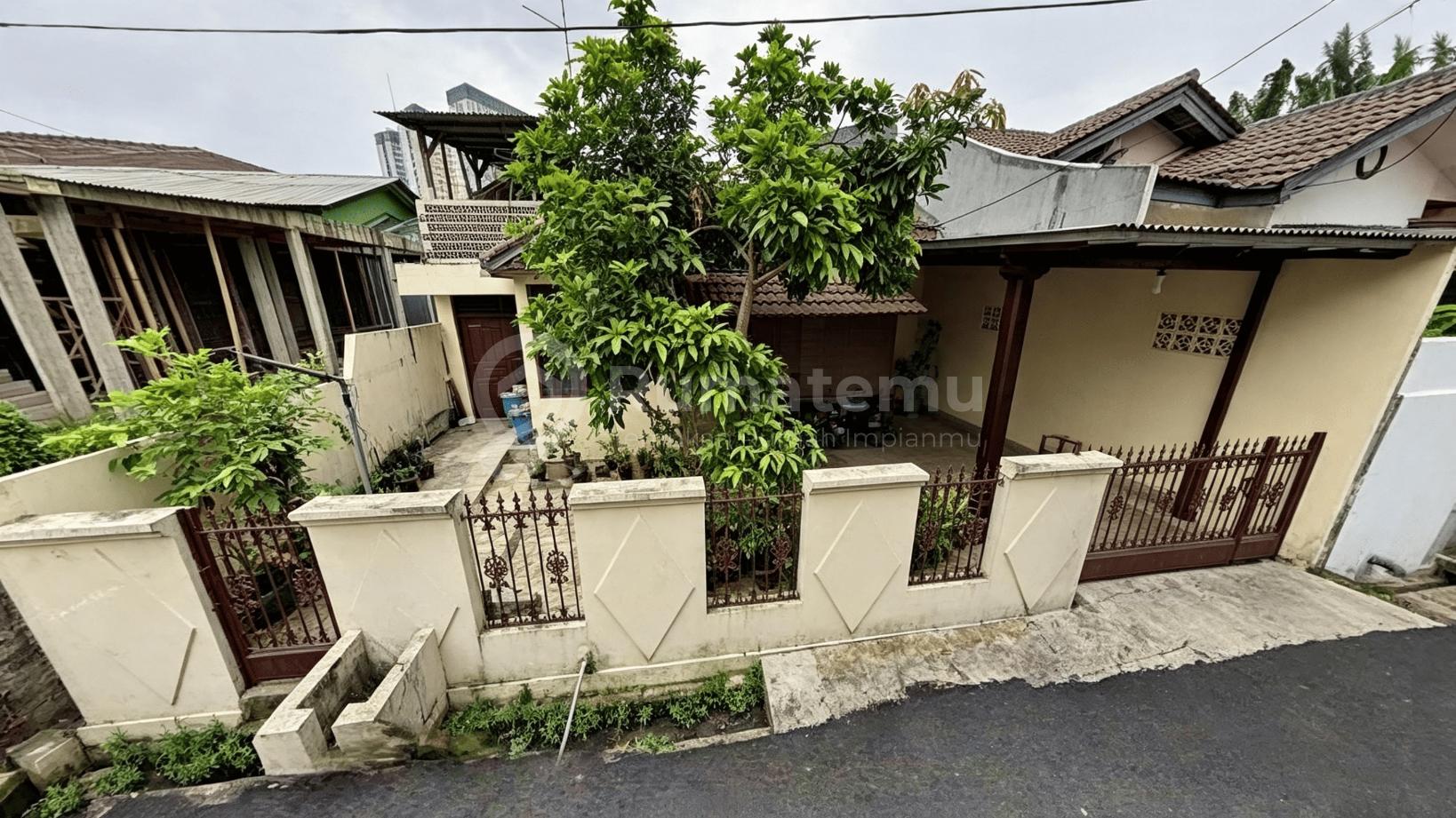 Dijual rumah komplek Akses jalan 2 mobil lebih di area Ciputat Bsd, Serua, Ciputat