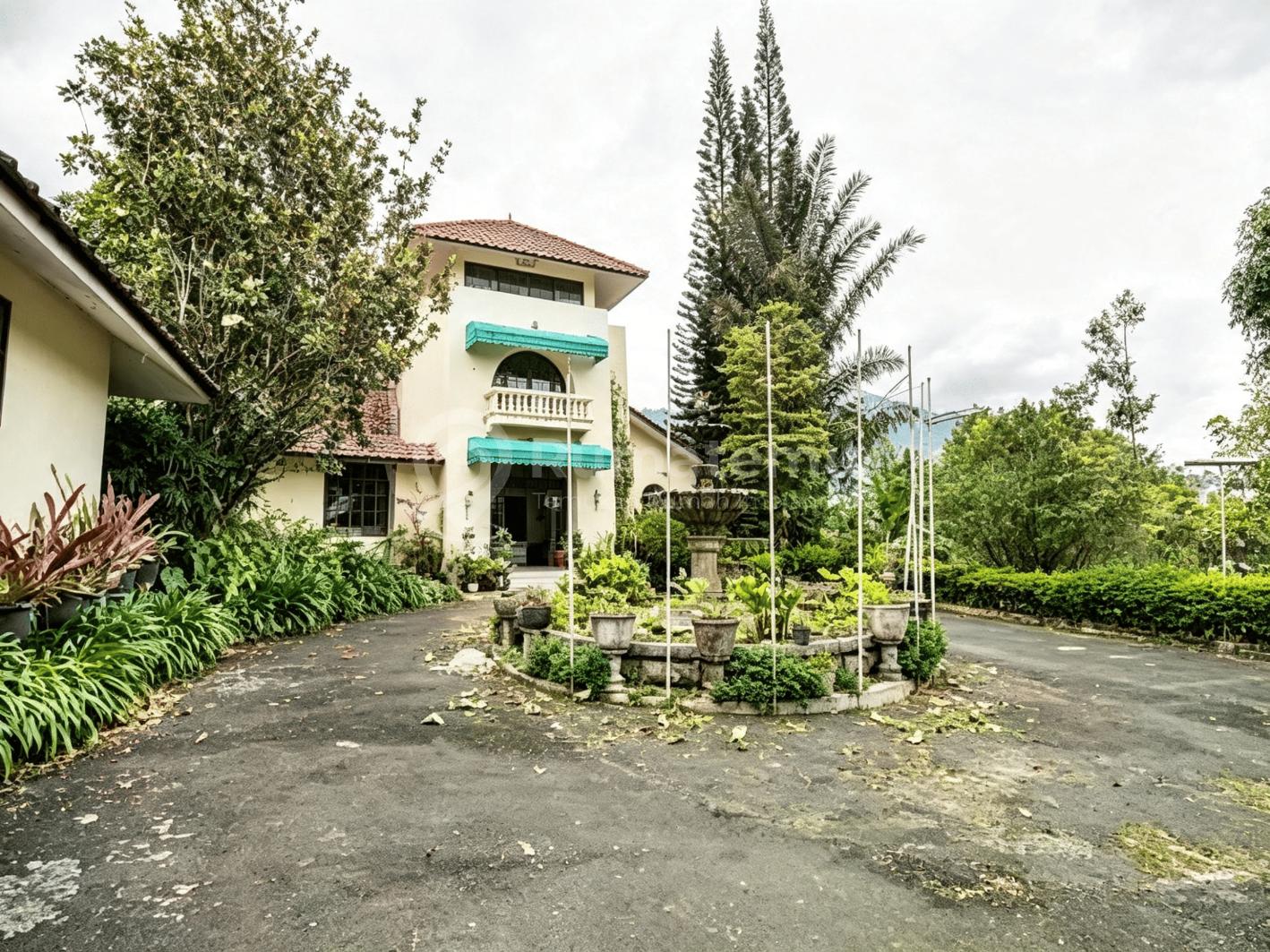 Dijual Cepat Villa di Cipanas, Cianjur
