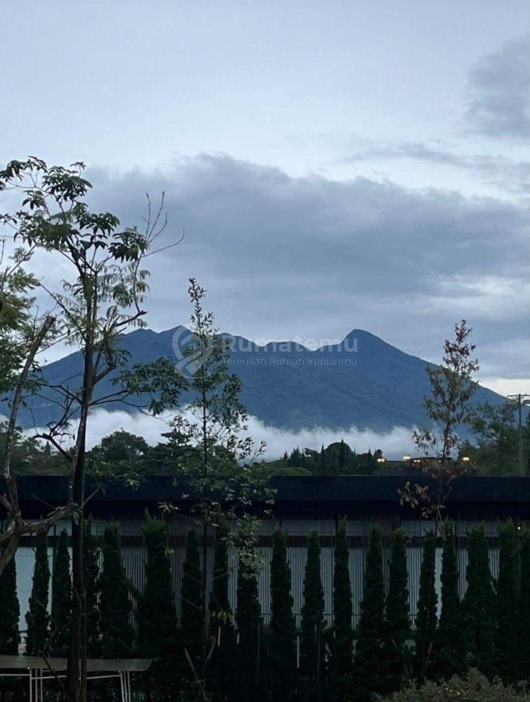 ​[VIEW PEGUNUNGAN] Rumah Mewah 3 Lantai SHM @ Rancamaya Golf Estate Bogor – 4,8M (Nego)