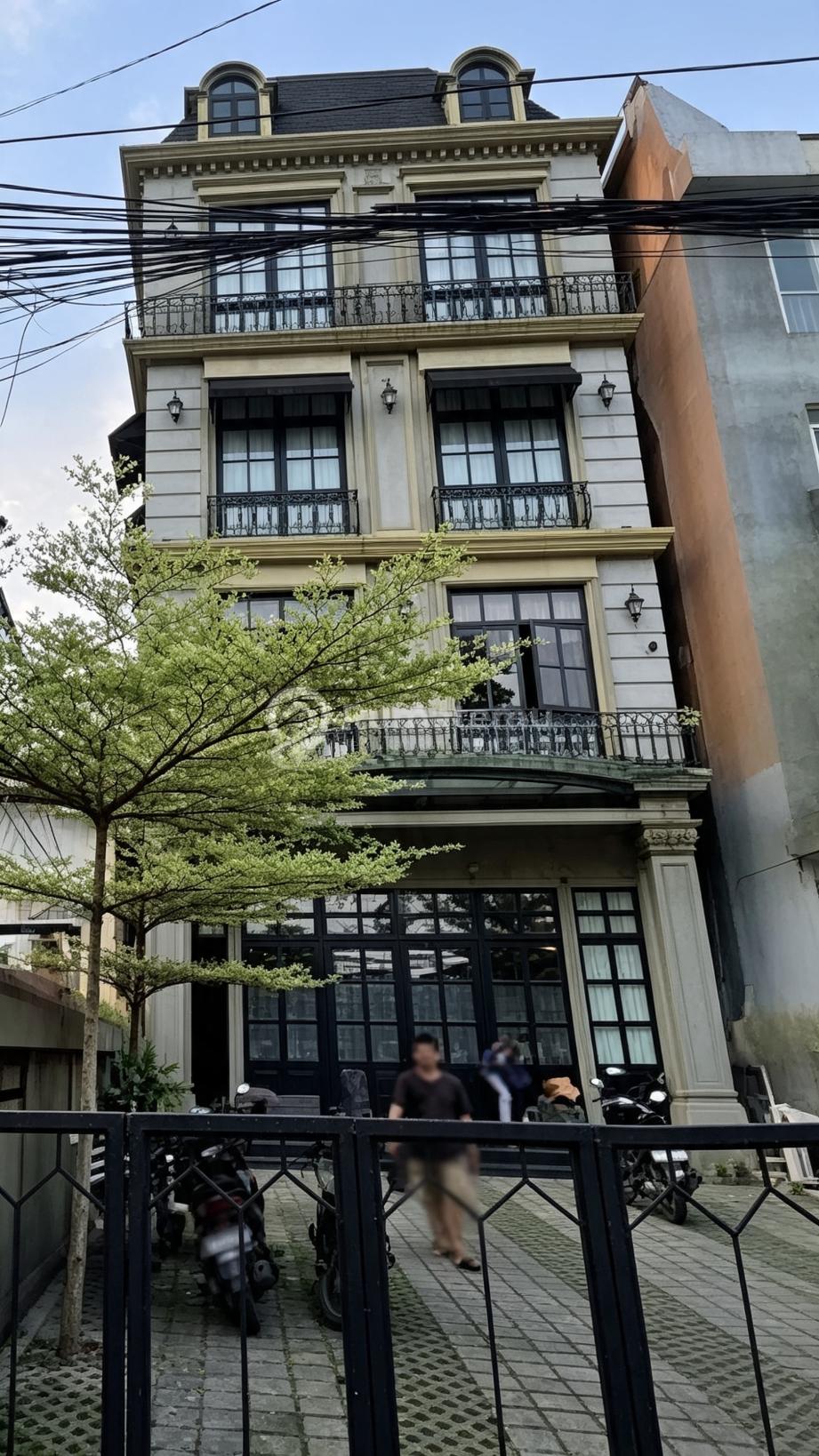 Dijual Gedung Fully Furnished di Cilandak, Cilandak Barat, Jakarta Selatan