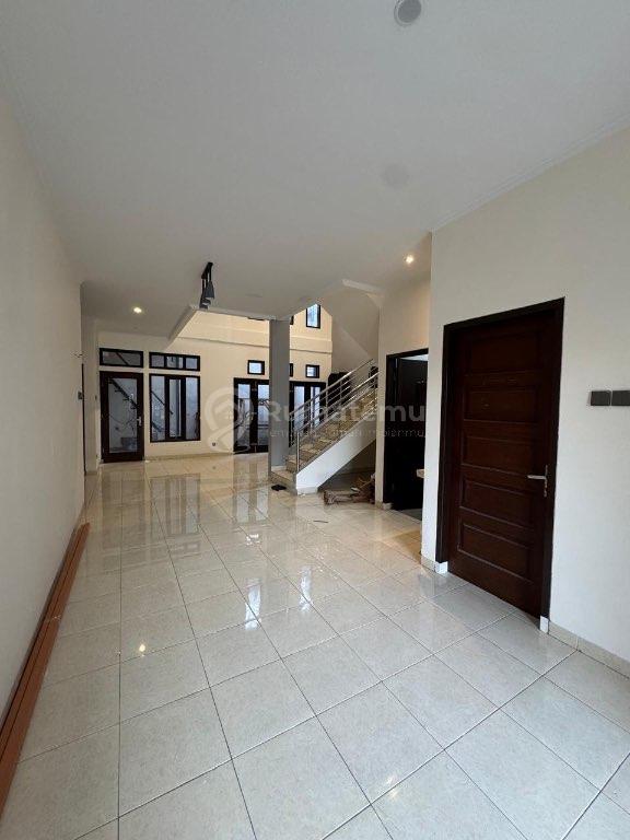 Rumah yang Bikin Tetangga Ikut Melirik
