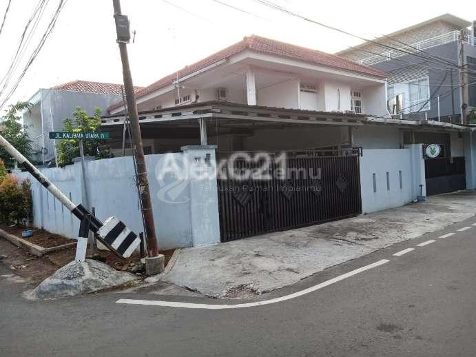 Dijual Rumah Hook Carport 3 mobil Akses jalan 2 mobil lega di Kalibata, Pancoran, Jakarta Selatan