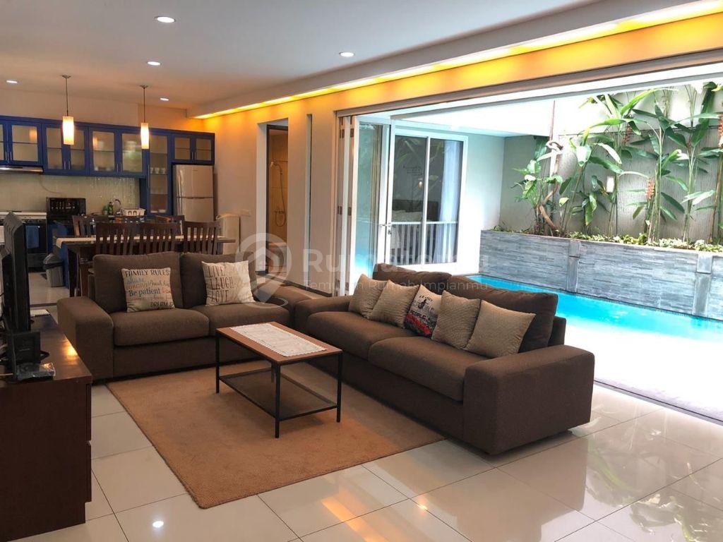 DIJUAL RUMAH 2 LANTAI + ROOFTOP DI KEBAYORAN BARU