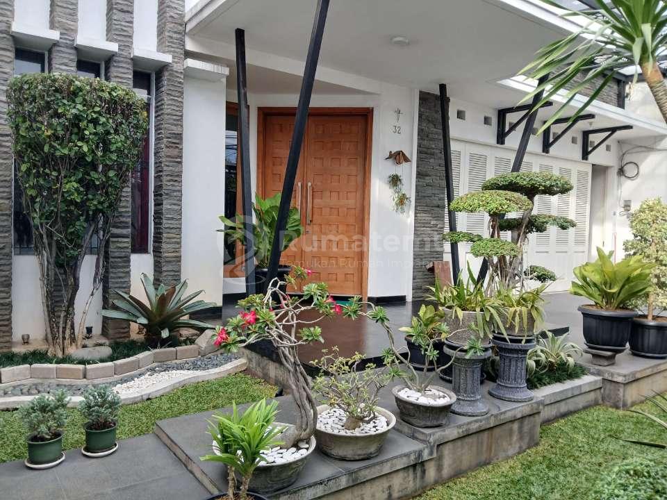 Rumah Cengkareng. 2 Lantai. 13x25. Jalan Lebar 3 Mobil. Full Furnish. Siap Huni