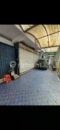 Rumah Dijual Hitung Tanah Di Pinggir Jalan Raya Casablanka Jakarta Selatan.