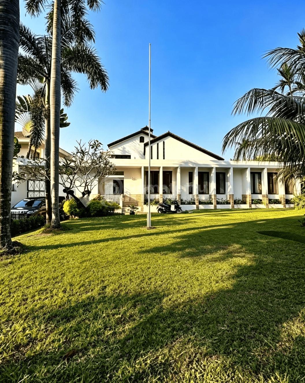 Rumah + Swimming Pool Dengan View Golf di Pondok Indah Jakarta Selatan