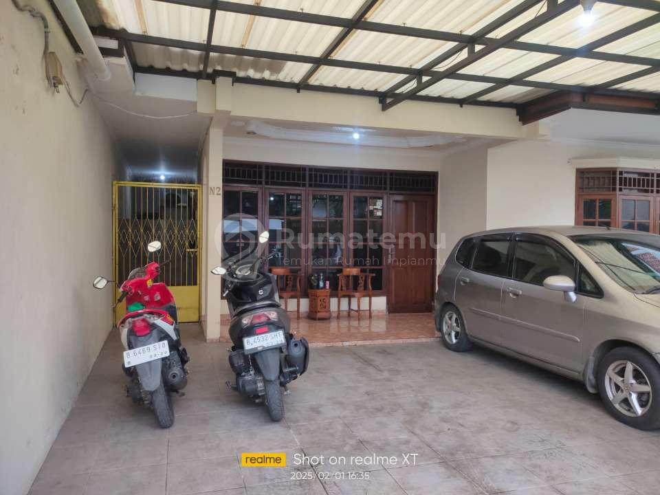 Dijual rumah tusuk sate siap huni Semi furnished di Permata Hijau 2