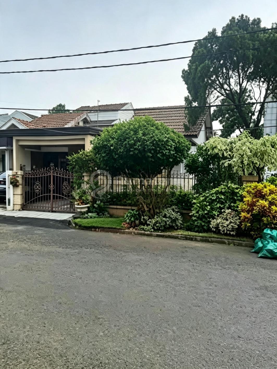 Rumah Bagus Tanah Luas Siap Huni Dalam Cluster Di Graha Bintaro