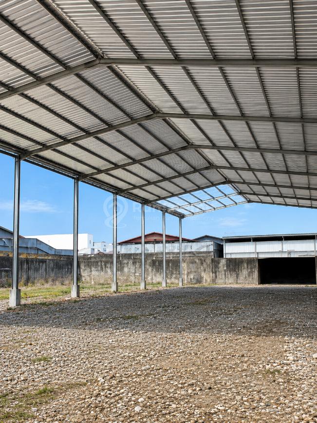Disewakan Gudang di area Kapuk di tanah luas 12000m2 ,Cengkareng Untuk unit diatas ready to use