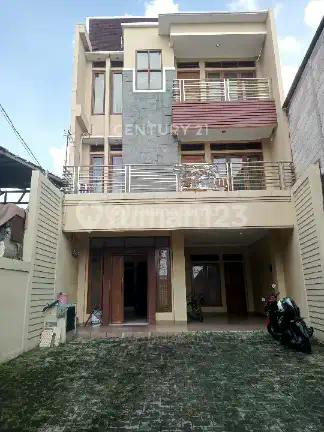Rumah Kokoh 3 Lantai di Utan Kayu bisa Buat Kantor