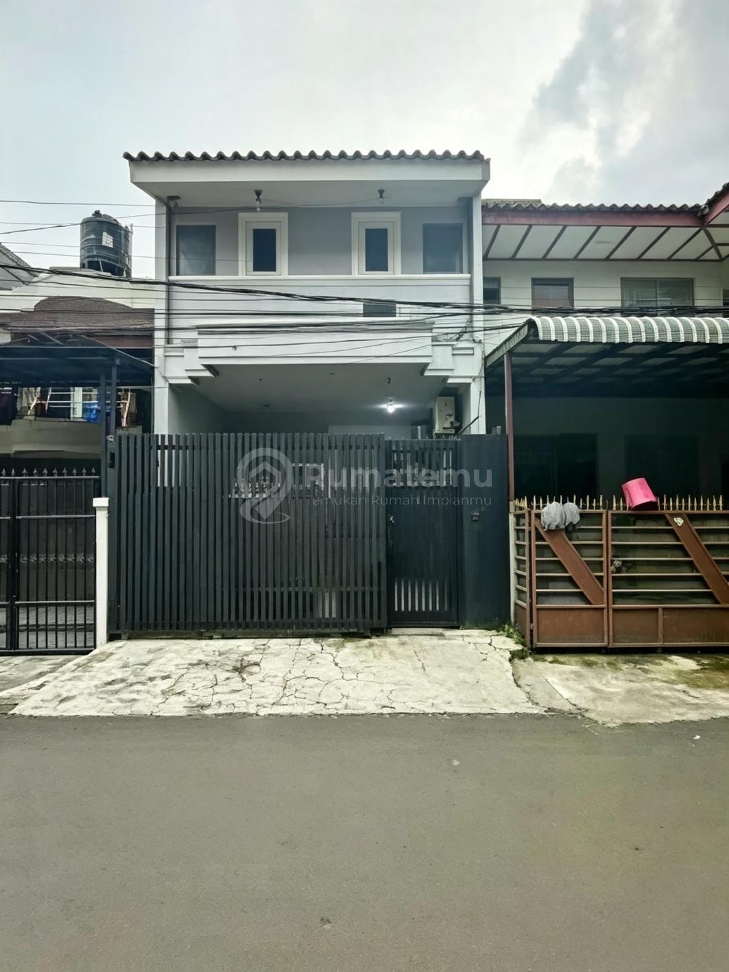 Rumah Secondary Siap Huni Dalam Komplek