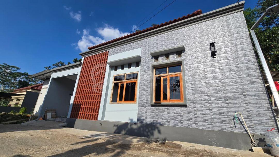 Rumah Mewah di Kalisegoro Gunung Pati Kota Semarang By Prabowo Siswanto Property