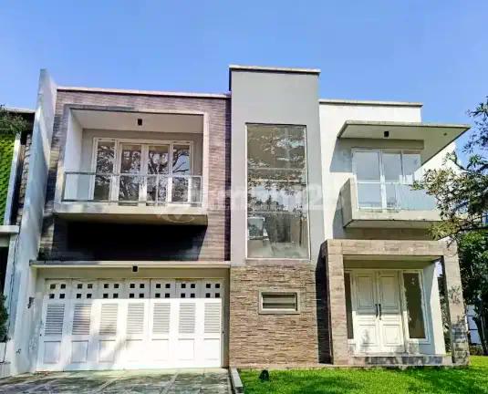 Rumah 2 Lantai Siap Huni Strategis Cluster Favorit