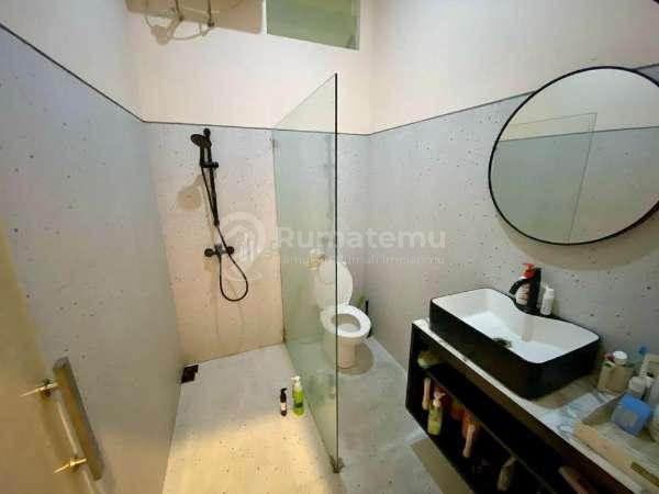 Jual Rumah Luas Sariwangi Dekat Gegerkalong, Ciwaruga Bandung