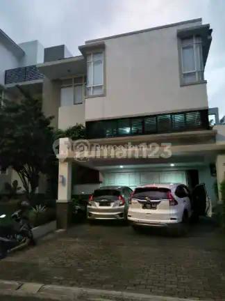 Rumah 2 lantai lokasi super strategis, hunian aman nyaman asri Telaga Golf BSD
