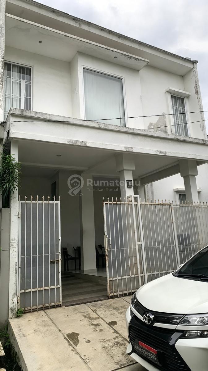 Bisa KPR, Rumah, 2 Lantai, SHM, Bebas Banjir
