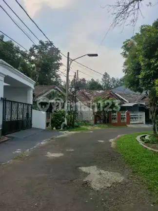 Rumah Tua Dijual Hitung Tanah Saja Di Griya Loka Bsd City Strategis Dekat Tol Cocok Untuk Kost An