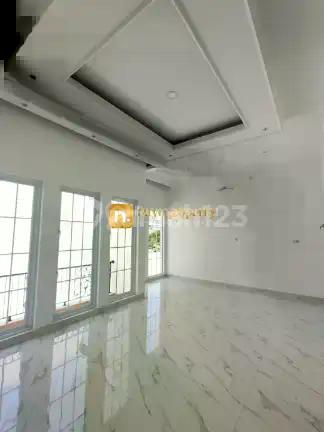 Rumah Mewah 3 Lantai Dalam Cluster di Kayu Putih Jakarta Timur