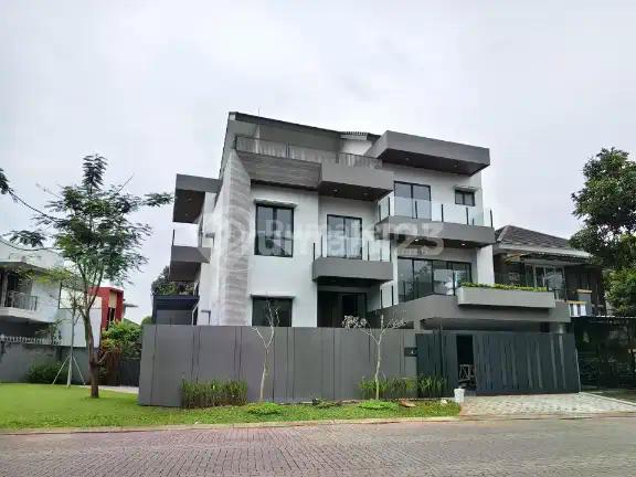 Rumah Baru Mewah Hook Boulevard Strategis Siap Nego