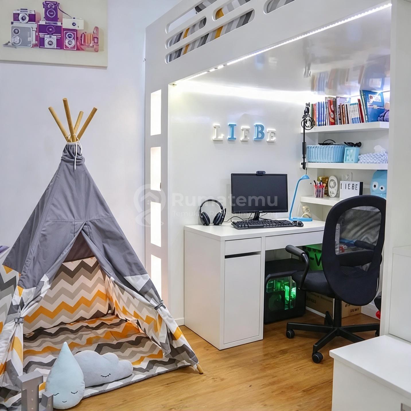 Dijual 3 Lantai Rumah Bagus Strategis Di Bintaro Sektor 5